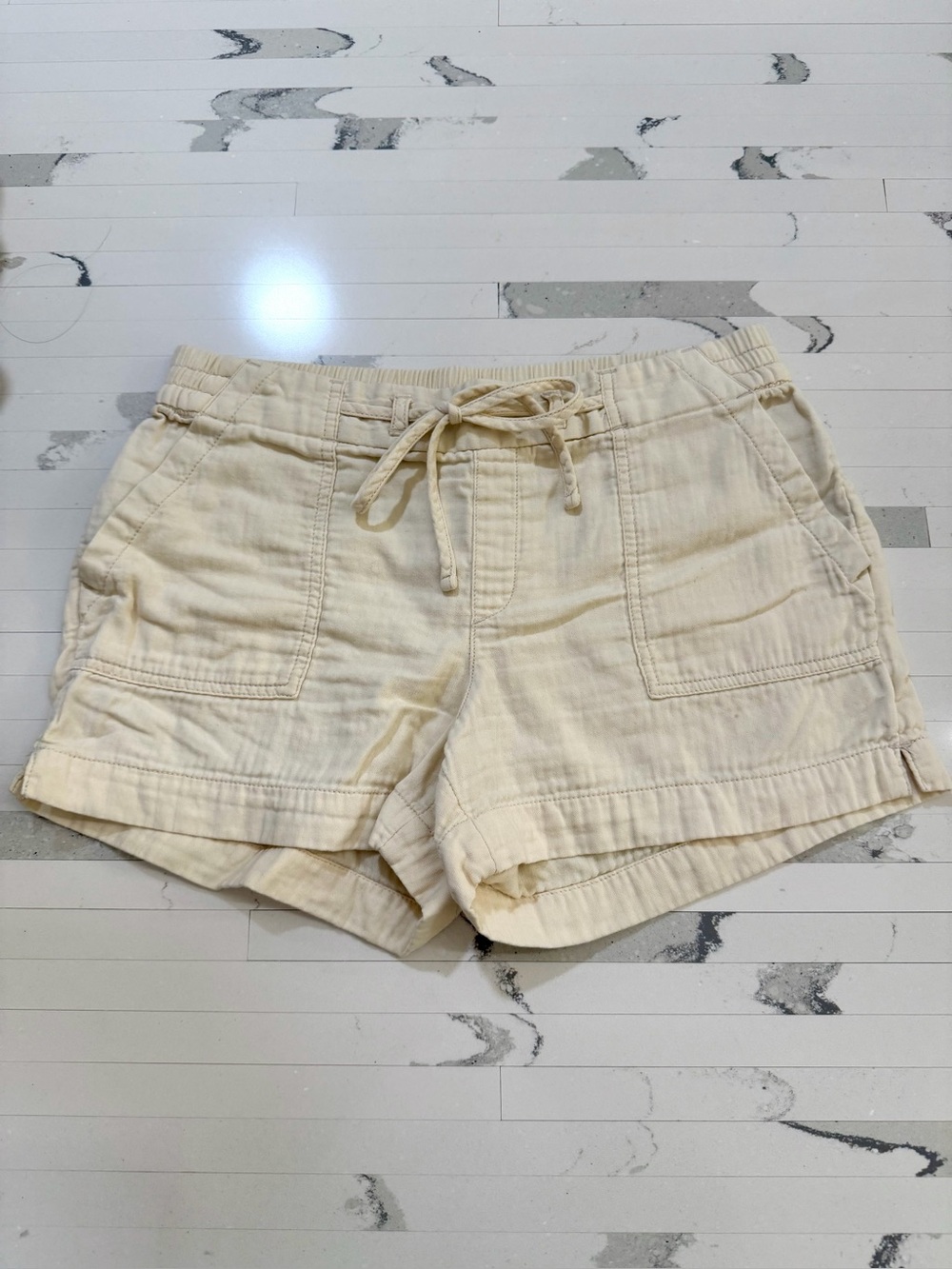 Old Navy Cream Linen Drawstring Waist Shorts